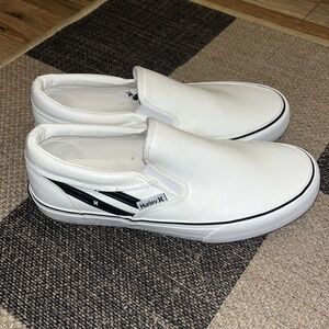 Hurley Youth Boys Kenji White/ Black Slip On Sneakers Size 4 Like New